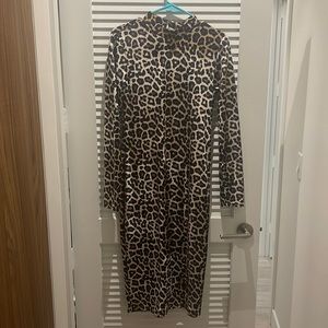 Cheetah longsleeve dress